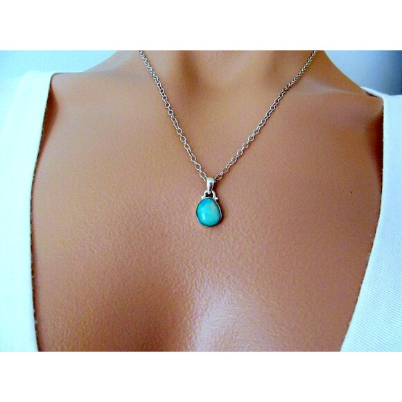 Flashy Ethiopian Opal Pendant 925 Sterling Silver Small 20mm October Birthstone - Picture 3 of 9